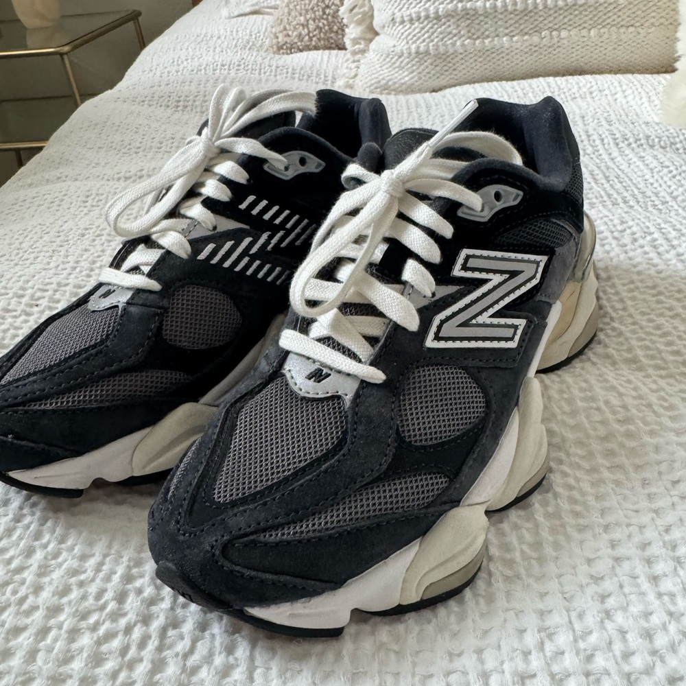 New balance 9060 black and white